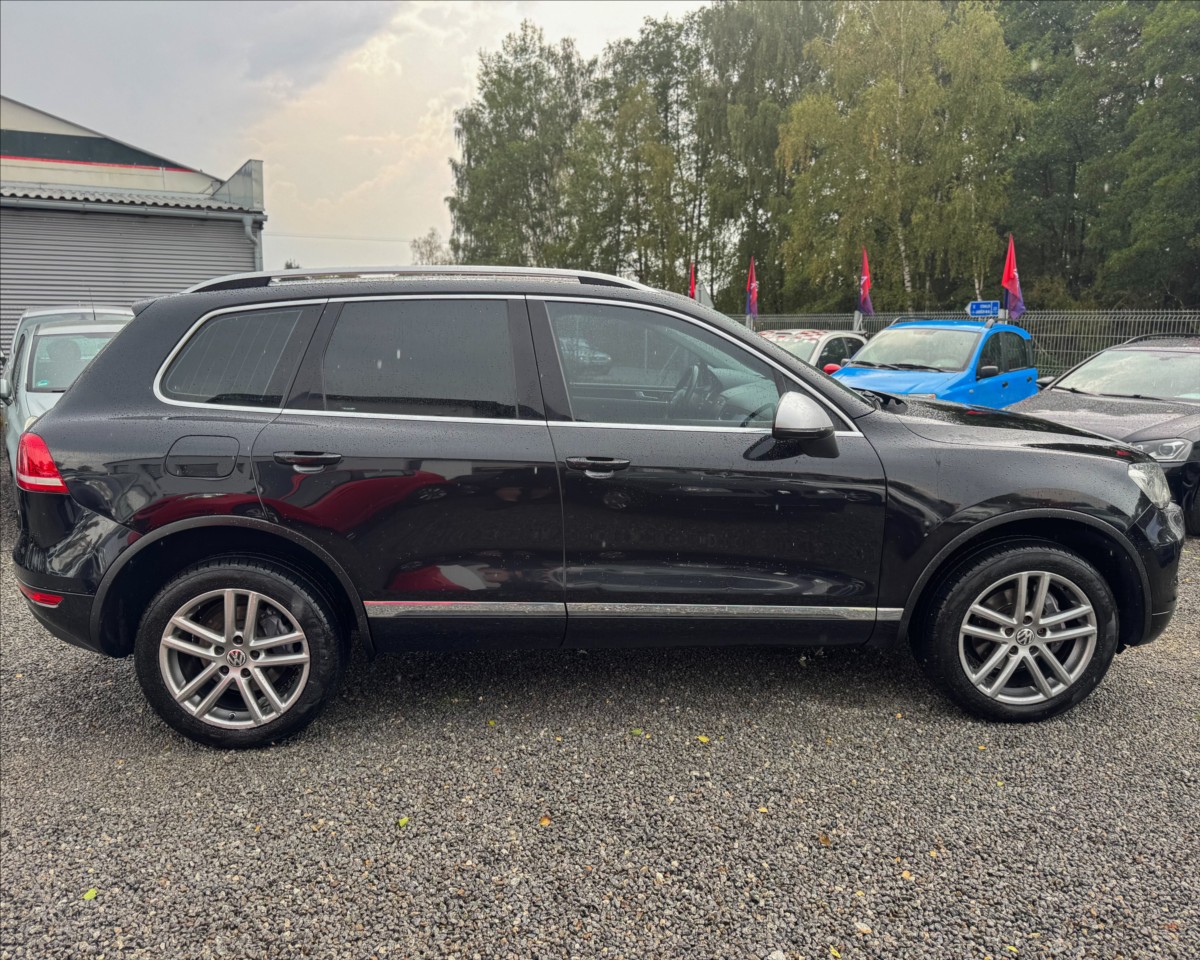 volkswagen-touareg-4-2-tdi-4x4-po-velkem-servisu - 6