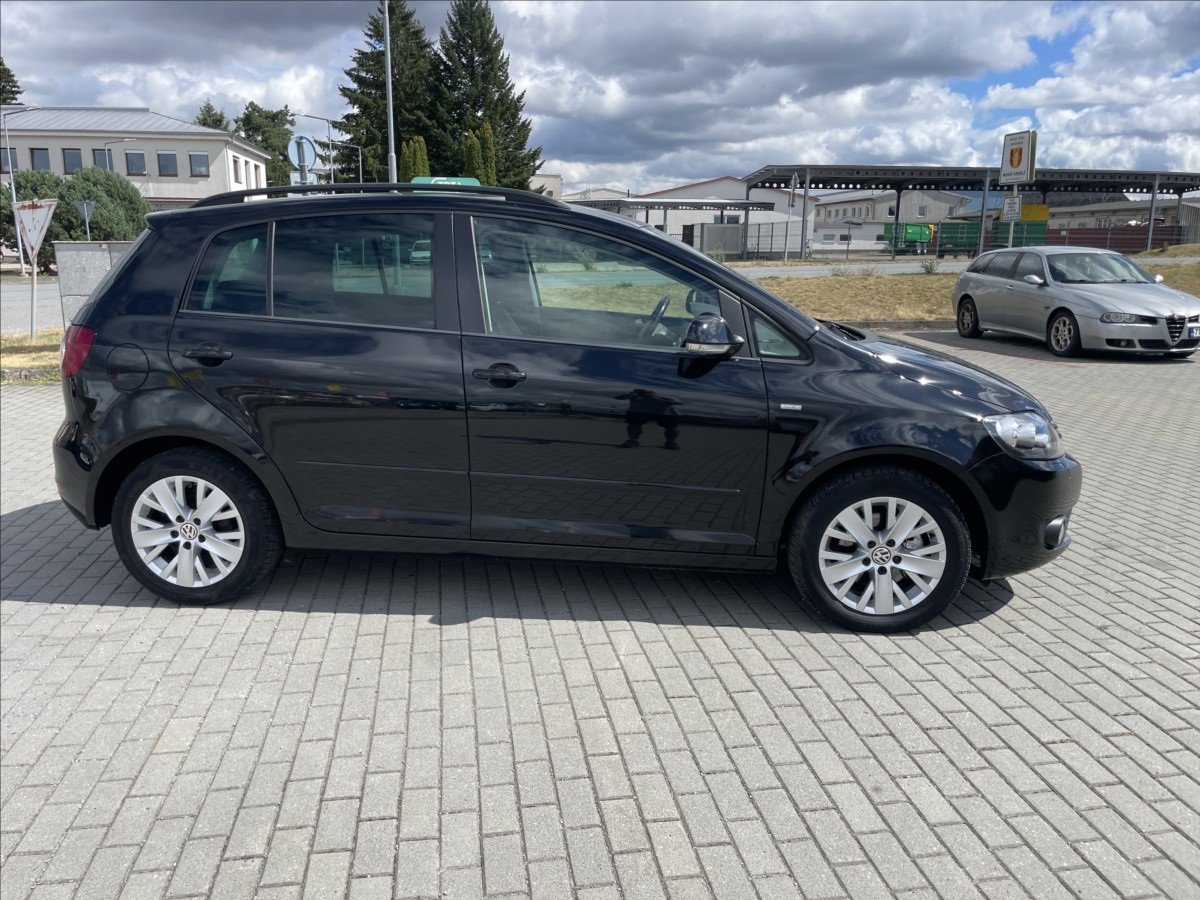 volkswagen-golf-plus-1-6-tdi-77kw-life-klima-tempomat-bez-koroze - 4