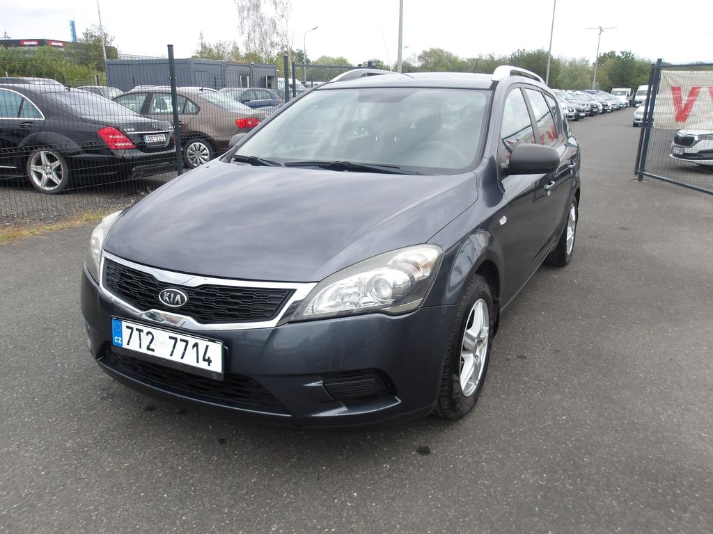 kia-ceed-1-4i-cr-naj-94000-km-serv-kn - 1