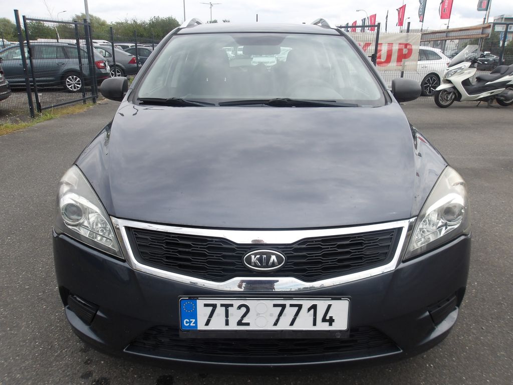 kia-ceed-1-4i-cr-naj-94000-km-serv-kn - 4