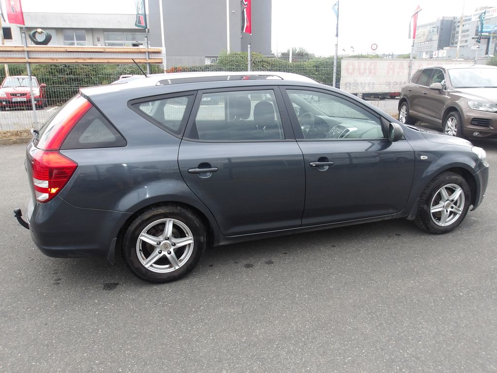 kia-ceed-1-4i-cr-naj-94000-km-serv-kn - 7