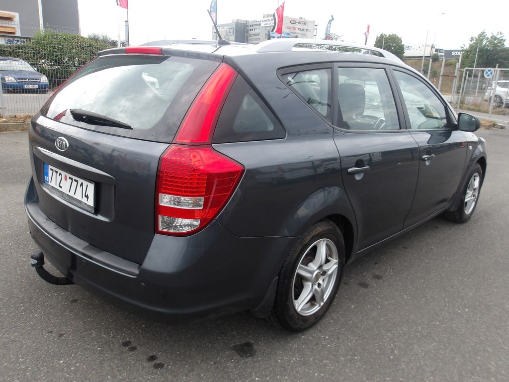 kia-ceed-1-4i-cr-naj-94000-km-serv-kn - 9