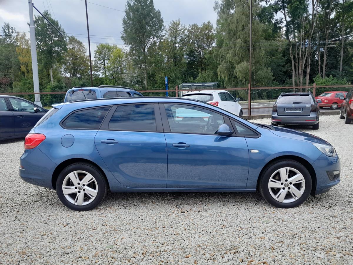 opel-astra-1-6-tdci-100kw-sports-tourer - 7