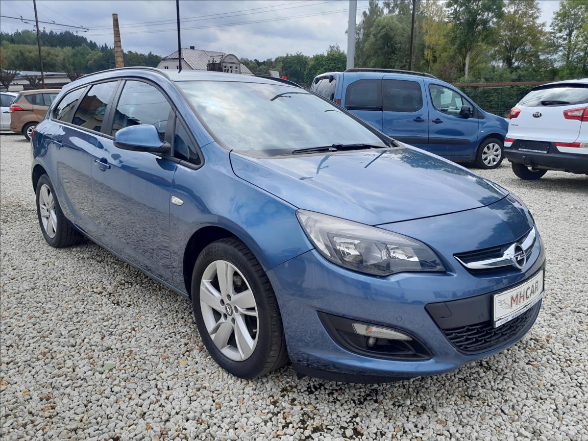 opel-astra-1-6-tdci-100kw-sports-tourer - 8