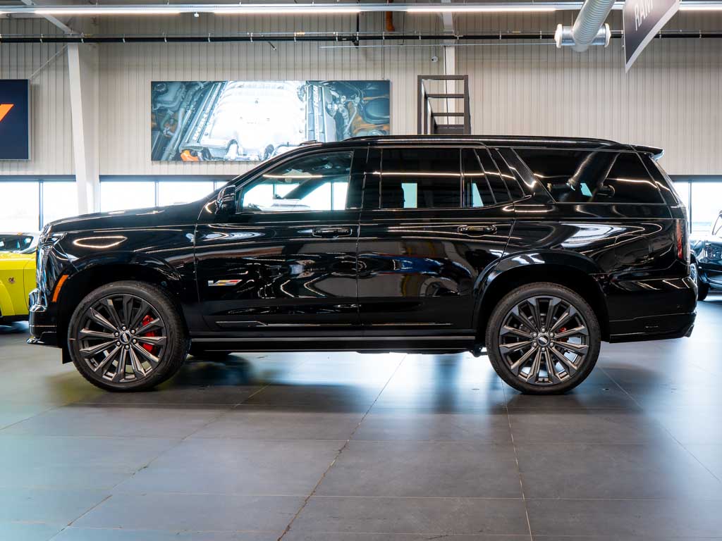 cadillac-escalade-6-2-v-supercharged-682-hp-2025 - 1