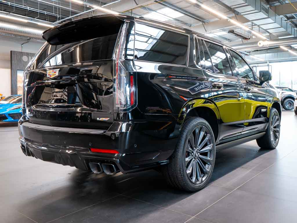 cadillac-escalade-6-2-v-supercharged-682-hp-2025 - 8