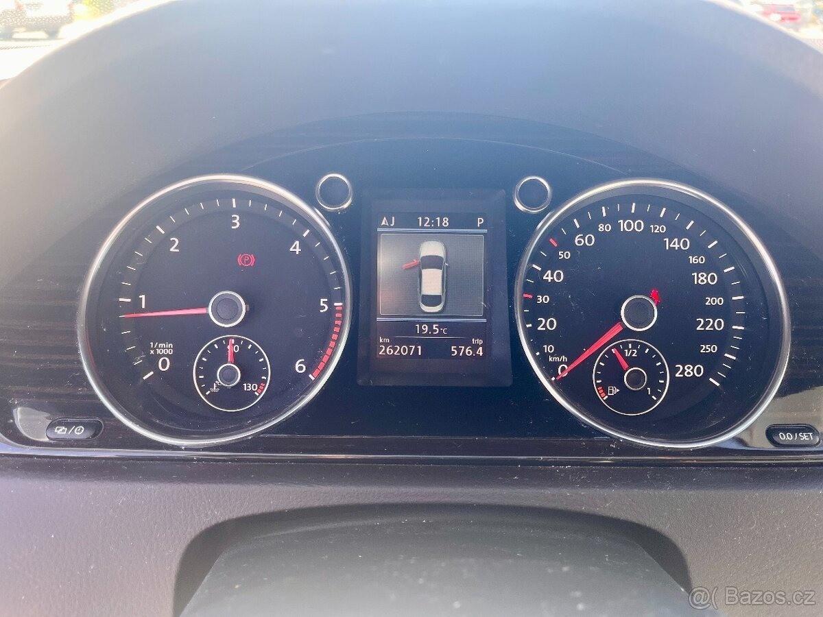 volkswagen-cc-2-0-tdi-bluemotion-4motion-dsg - 9