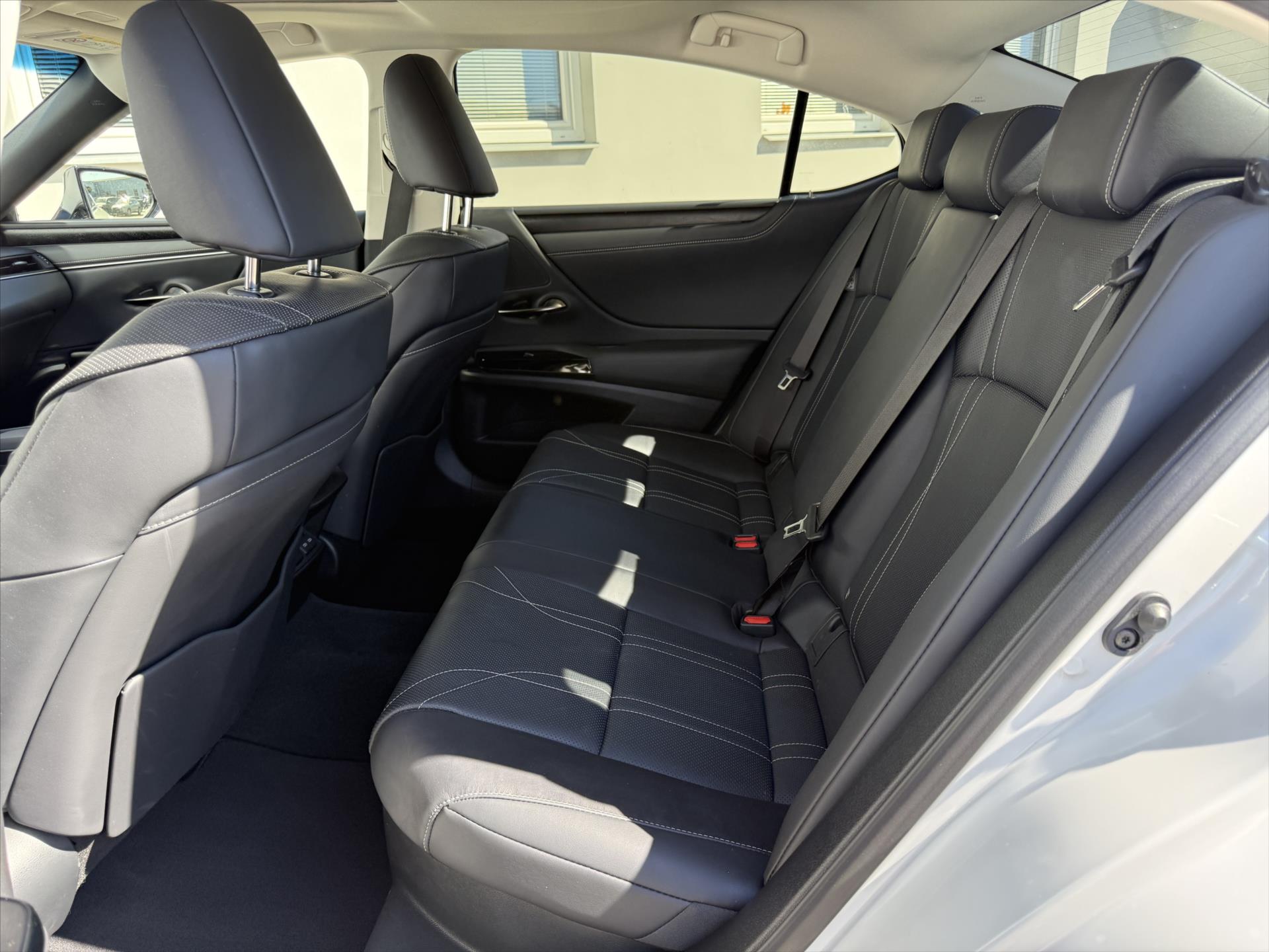 lexus-es-300h-2-5-prestige-es - 9
