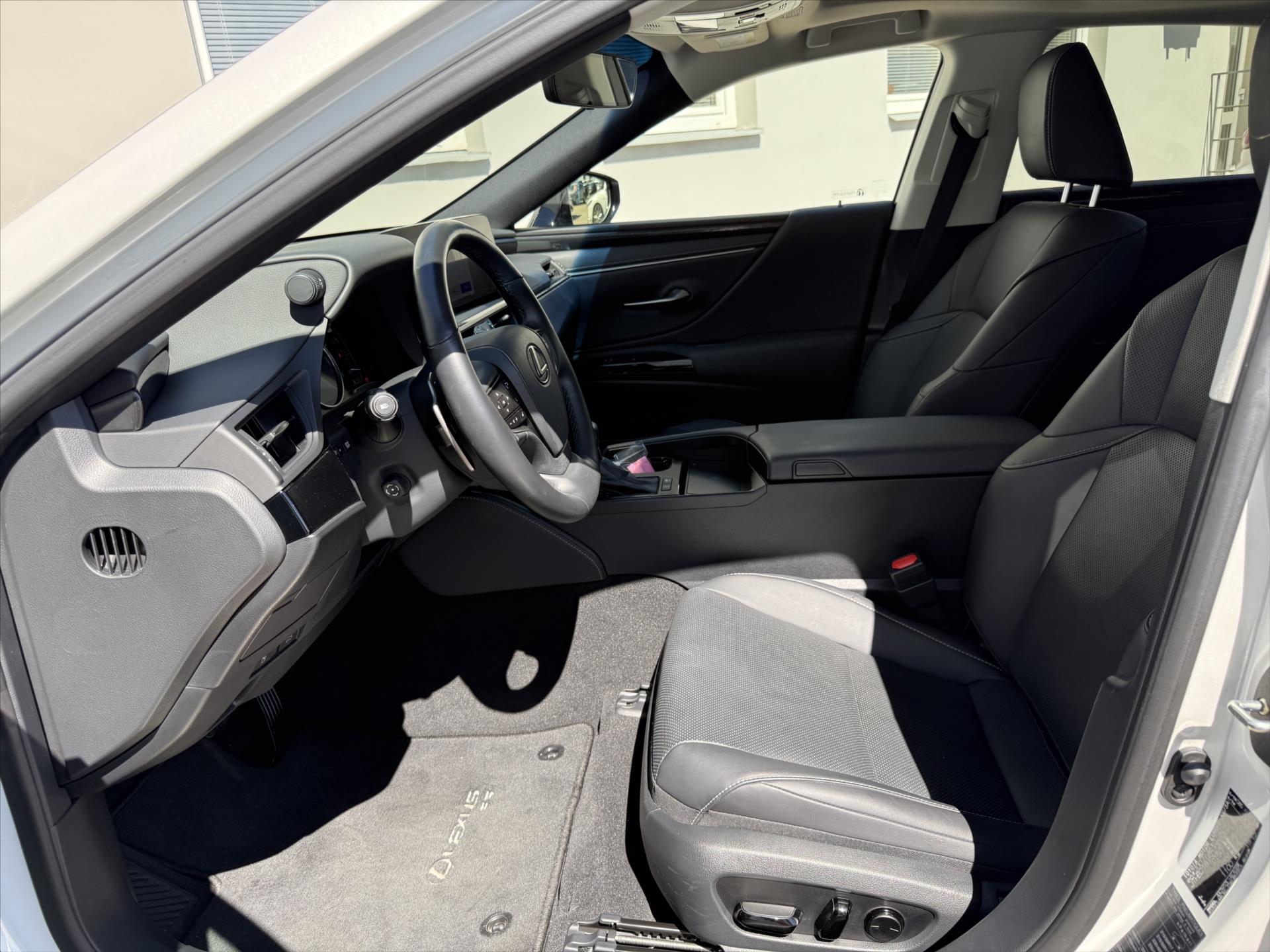 lexus-es-300h-2-5-limited-edition-es - 7