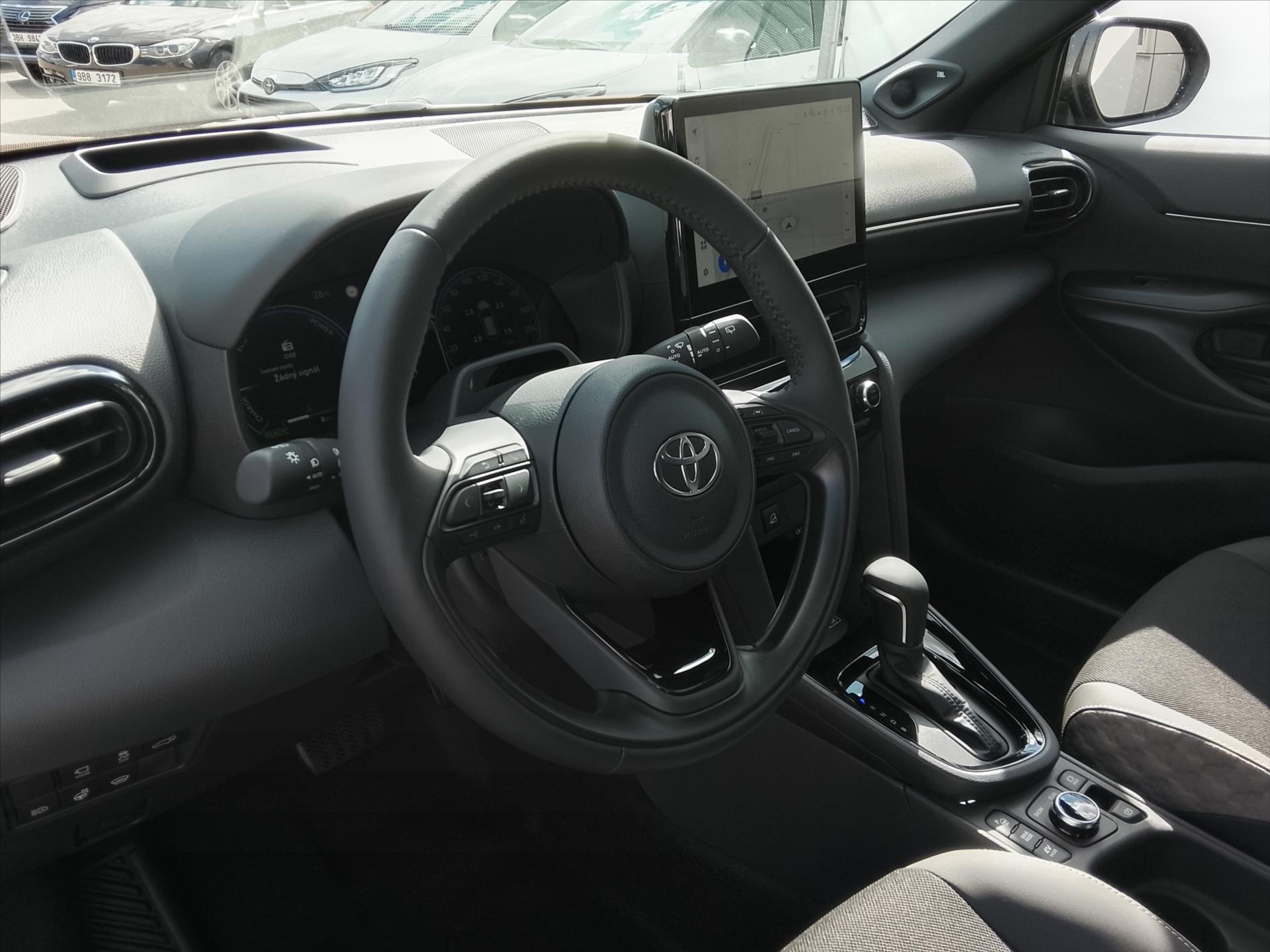 toyota-yaris-cross-1-5-hybrid-e-cvt-i-awd-130k-executive-vip-tech - 9