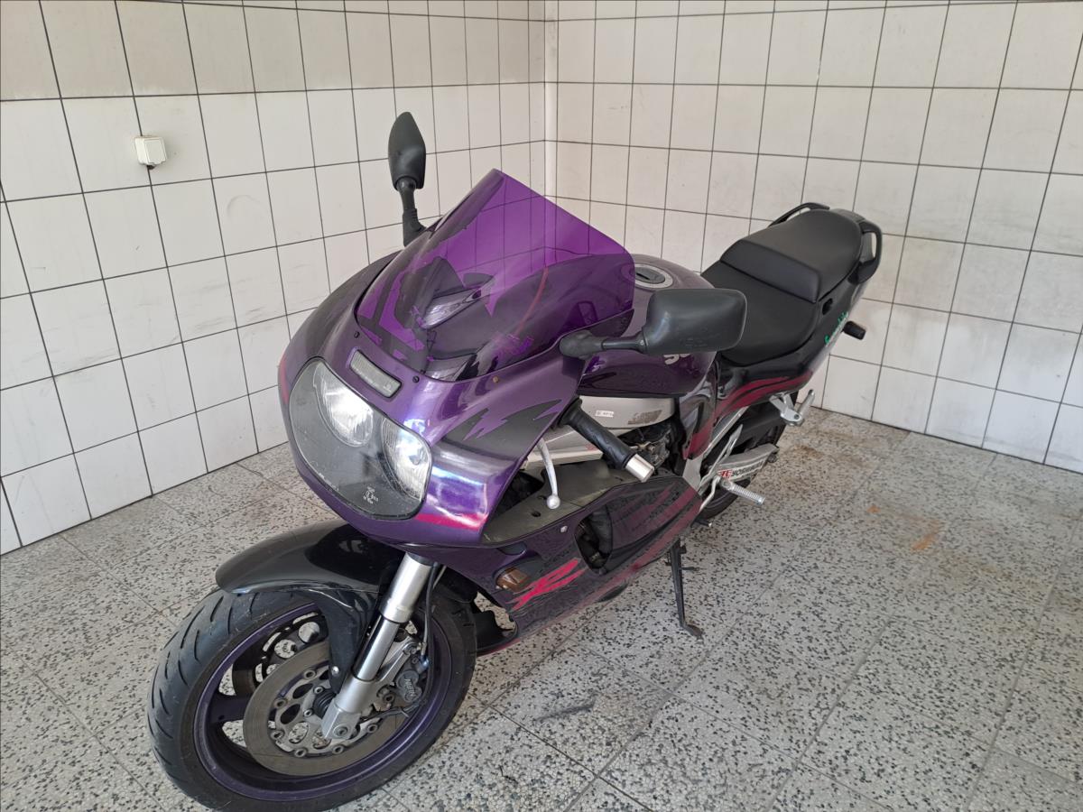 suzuki-gsx-r750 - 3