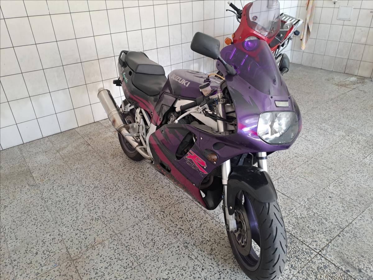 suzuki-gsx-r750 - 4