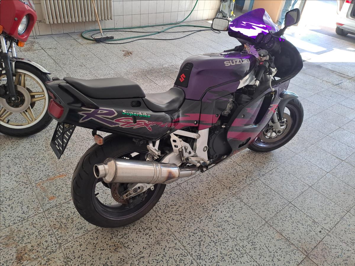 suzuki-gsx-r750 - 5