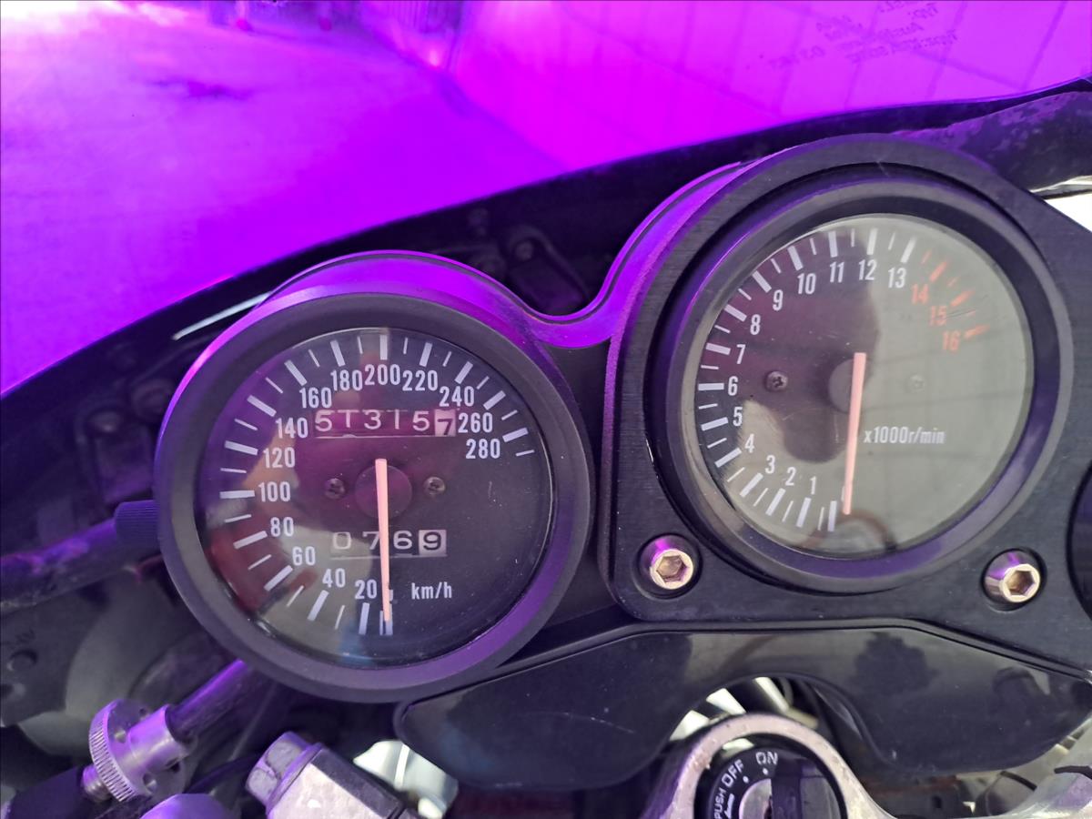 suzuki-gsx-r750 - 6