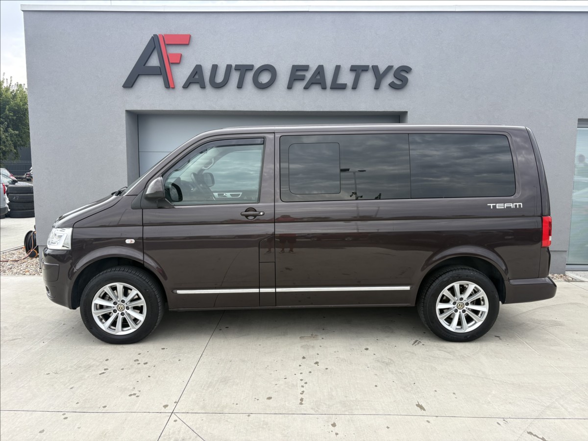 volkswagen-multivan-2-0-103-kw-servis-top-stav - 3
