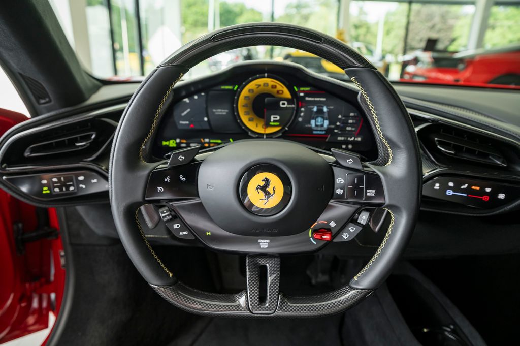 ferrari-carplay-lift-carbon-racing-sea - 5