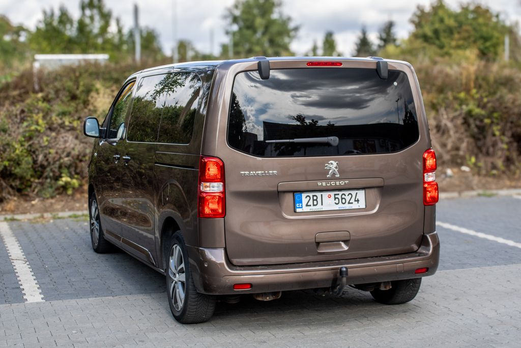 peugeot-traveller - 2