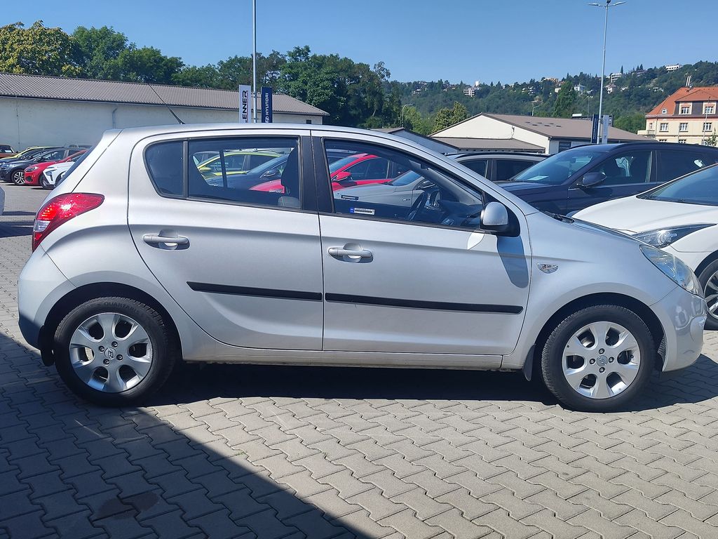 hyundai-i20-1-2-57kw-inclusive-plus - 3
