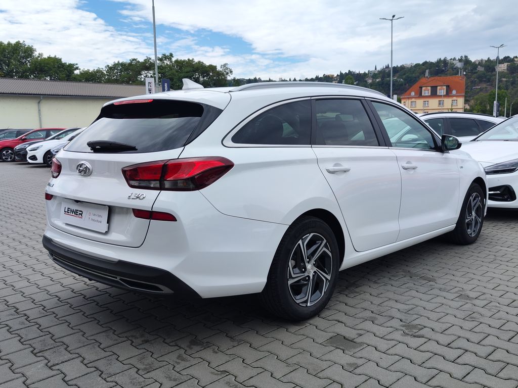 hyundai-i30-1-5-t-gdi-117kw-smart-navi - 4