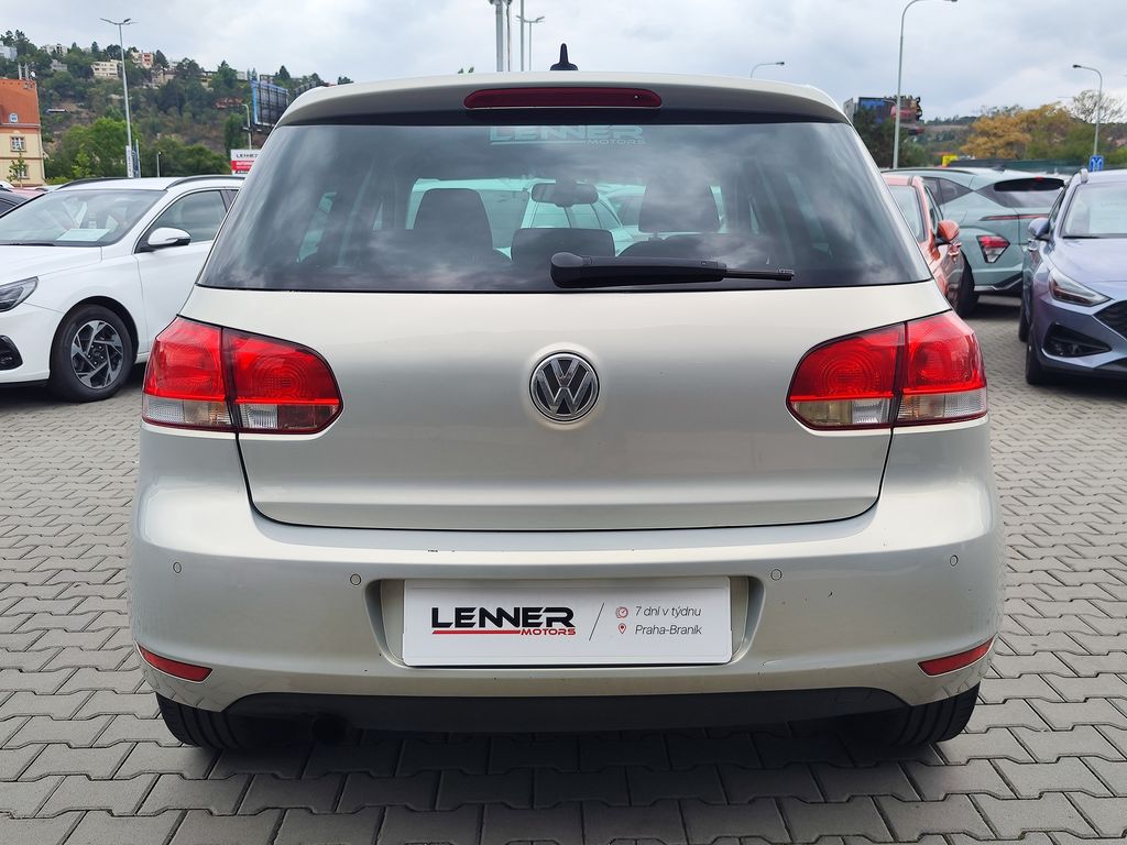 volkswagen-golf-1-6-tdi-77kw-match-dsg - 5