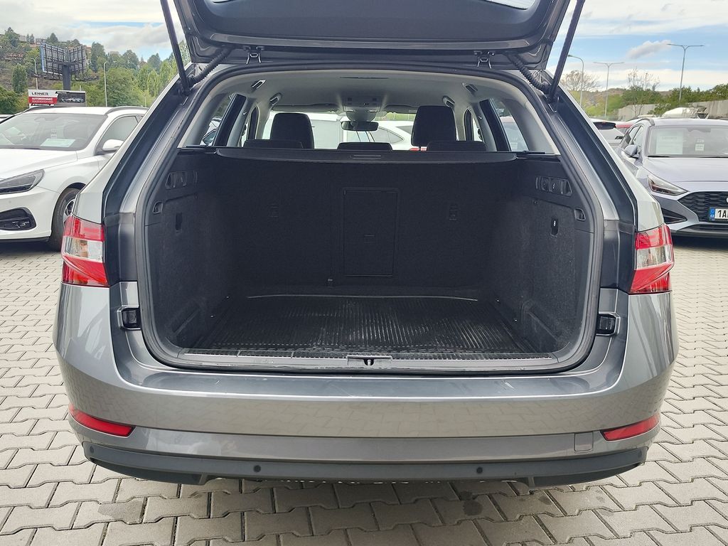skoda-superb-2-0-tdi-110kw-style-dsg - 8