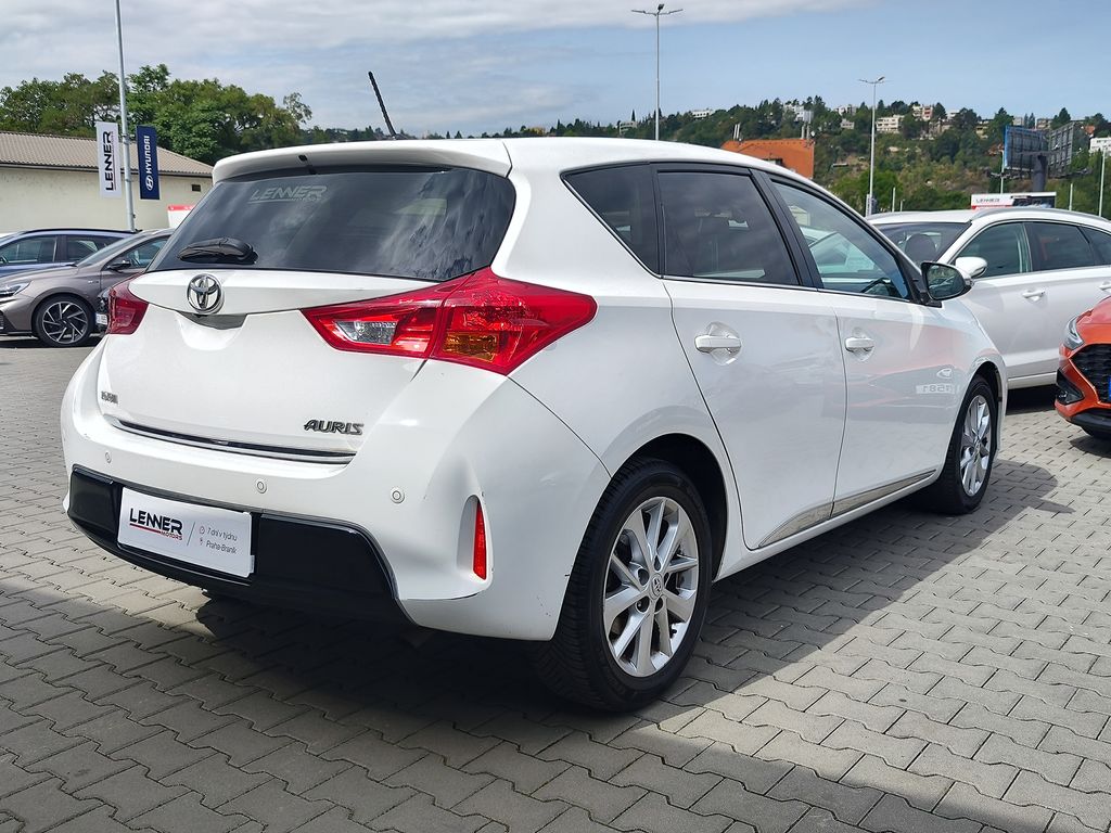 toyota-auris-1-33-dual-vvt-i-73kw-active - 4