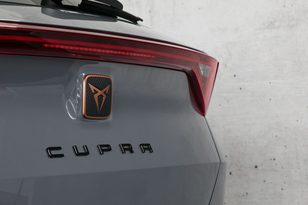 cupra-formentor-2-0tsi-140kw-dsg-4x4-zaruka - 7