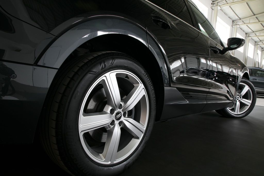 audi-e-tron-55-300kw-matrix-nightv-zaruka - 8