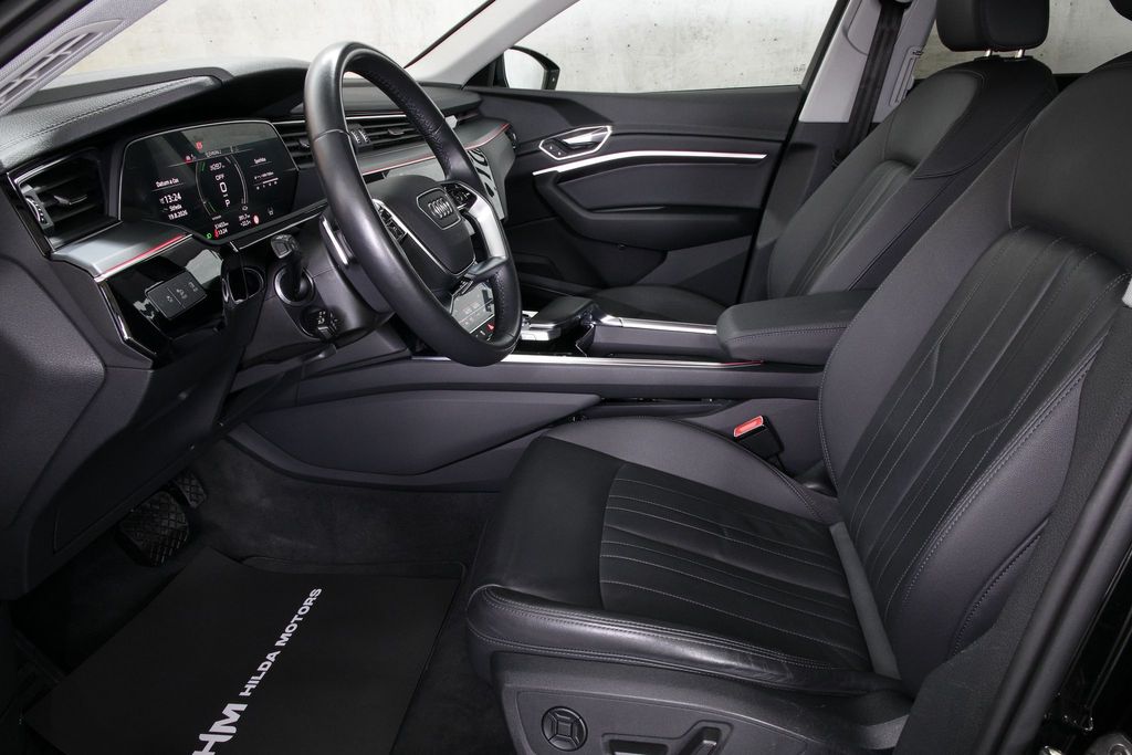 audi-e-tron-55-300kw-matrix-nightv-zaruka - 9