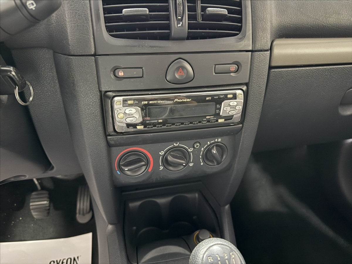 renault-clio-1-2-i-135-000km-zadni-cidla-cr - 9