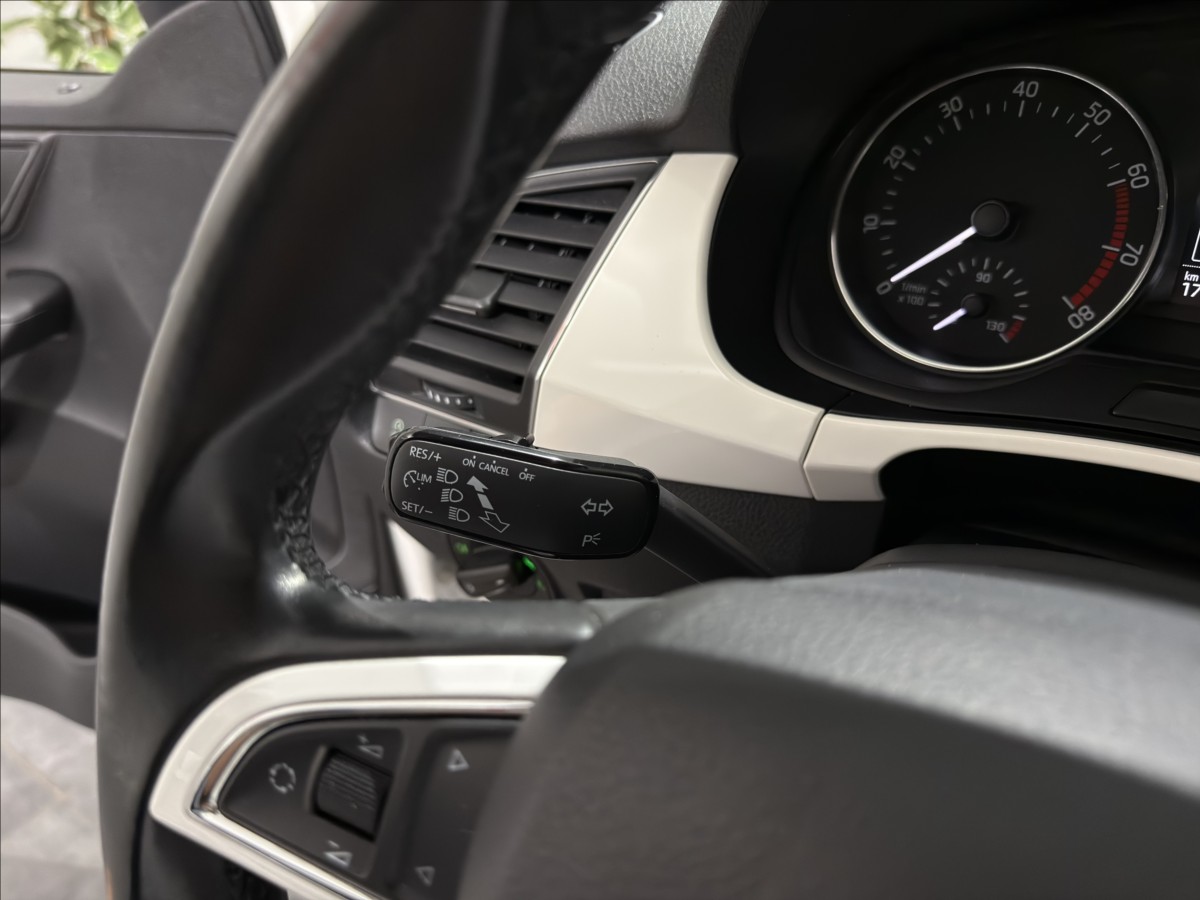 skoda-fabia-1-2-tsi-sport-vyhrev-sedadel - 9