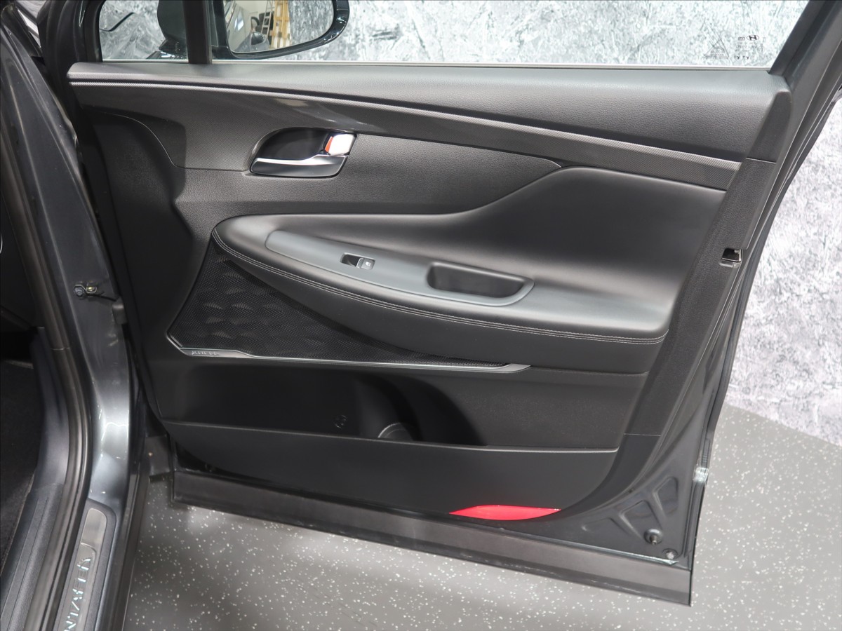 hyundai-santa-fe-2-2-crdi-smart-1-majitel-cz - 8
