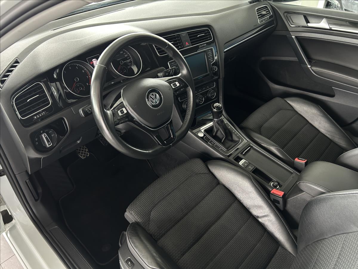 volkswagen-golf-1-4-tsi-92kw-highline-serviska - 6