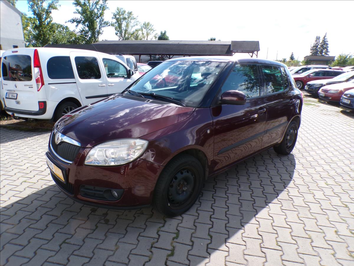 skoda-fabia-1-2-12v-sport - 1