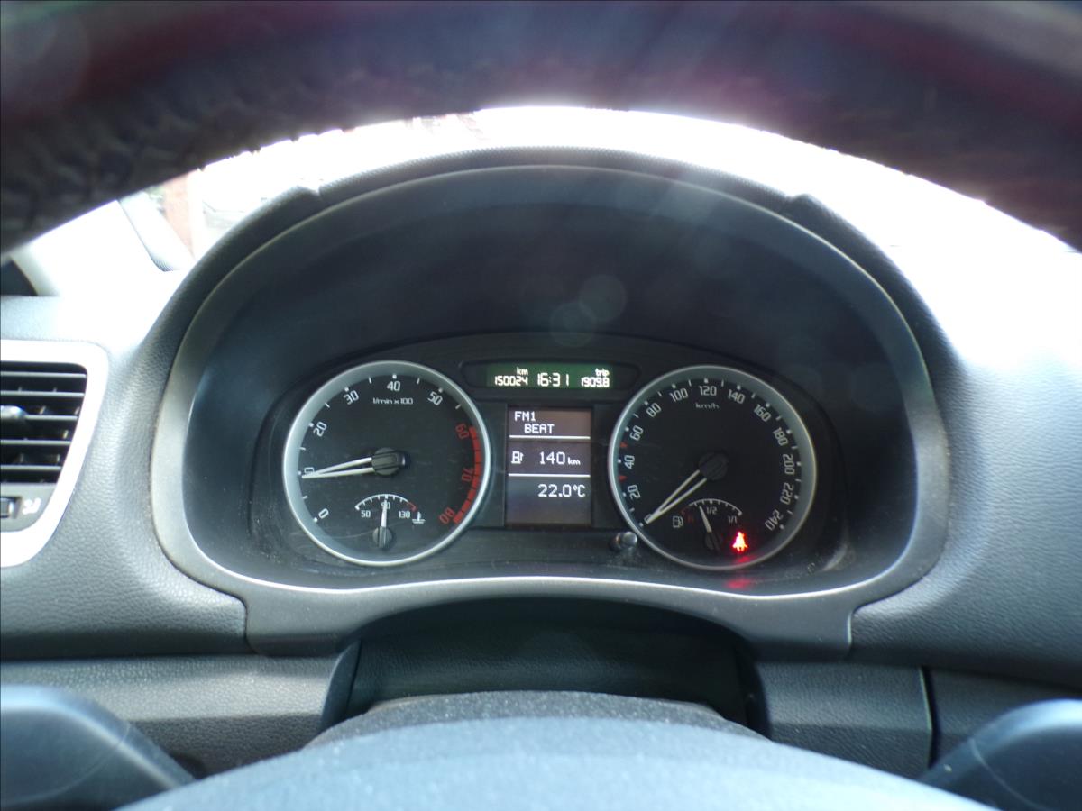 skoda-fabia-1-2-12v-sport - 6