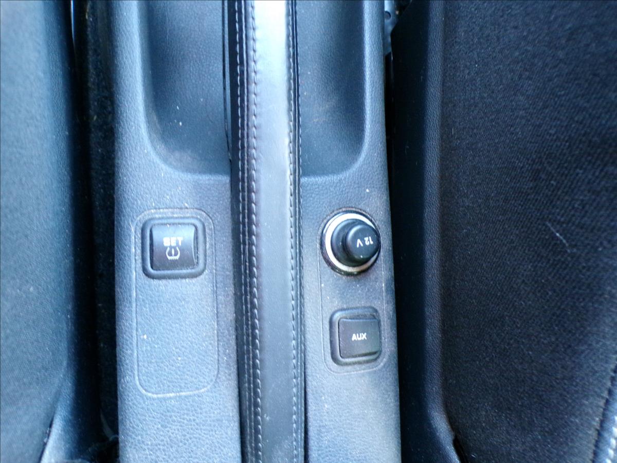 skoda-fabia-1-2-12v-sport - 9