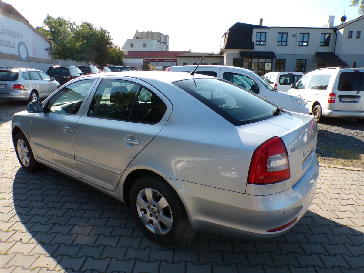 skoda-octavia-2-0-tdi-103kw-dsg - 3