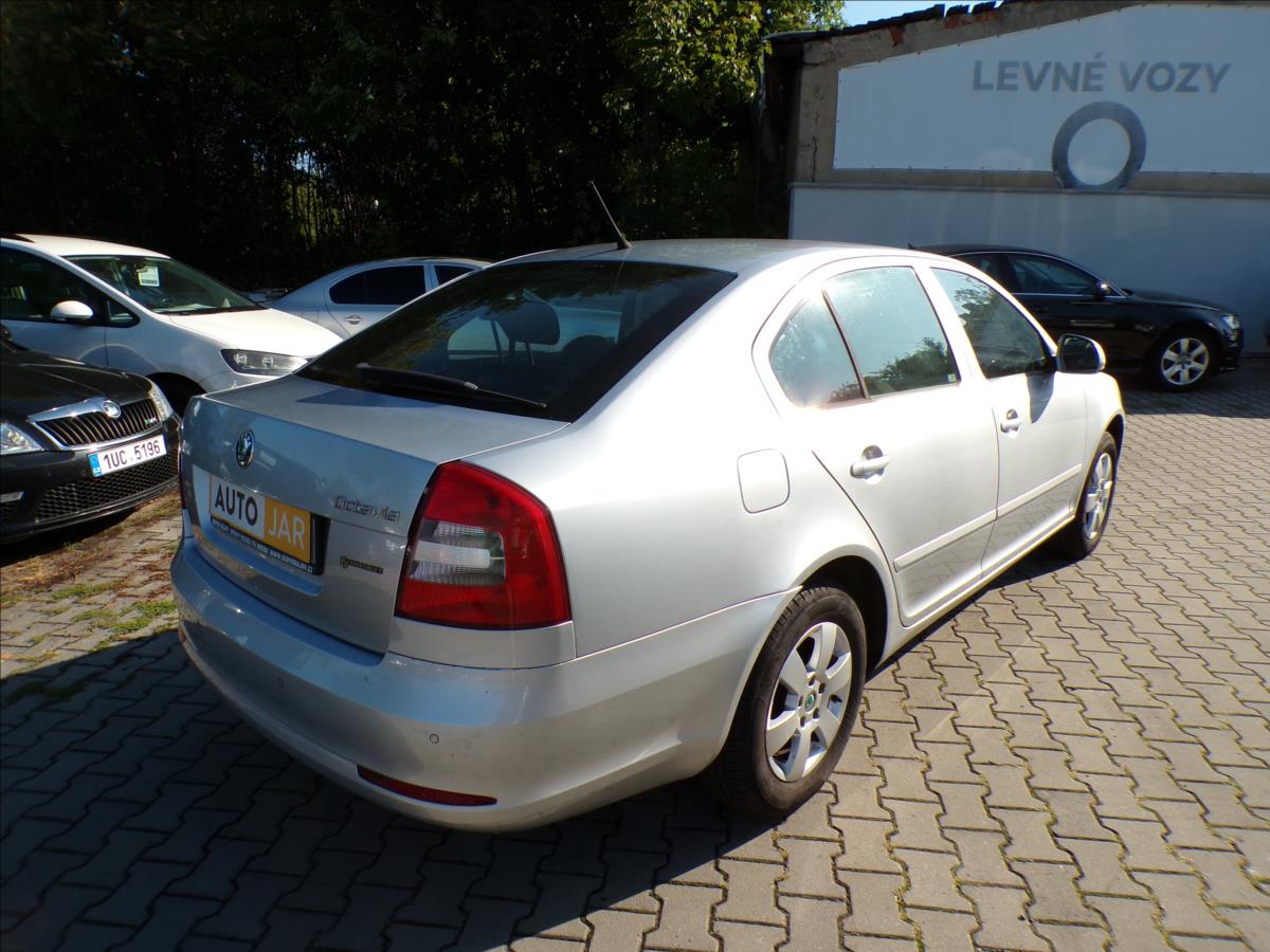 skoda-octavia-2-0-tdi-103kw-dsg - 4