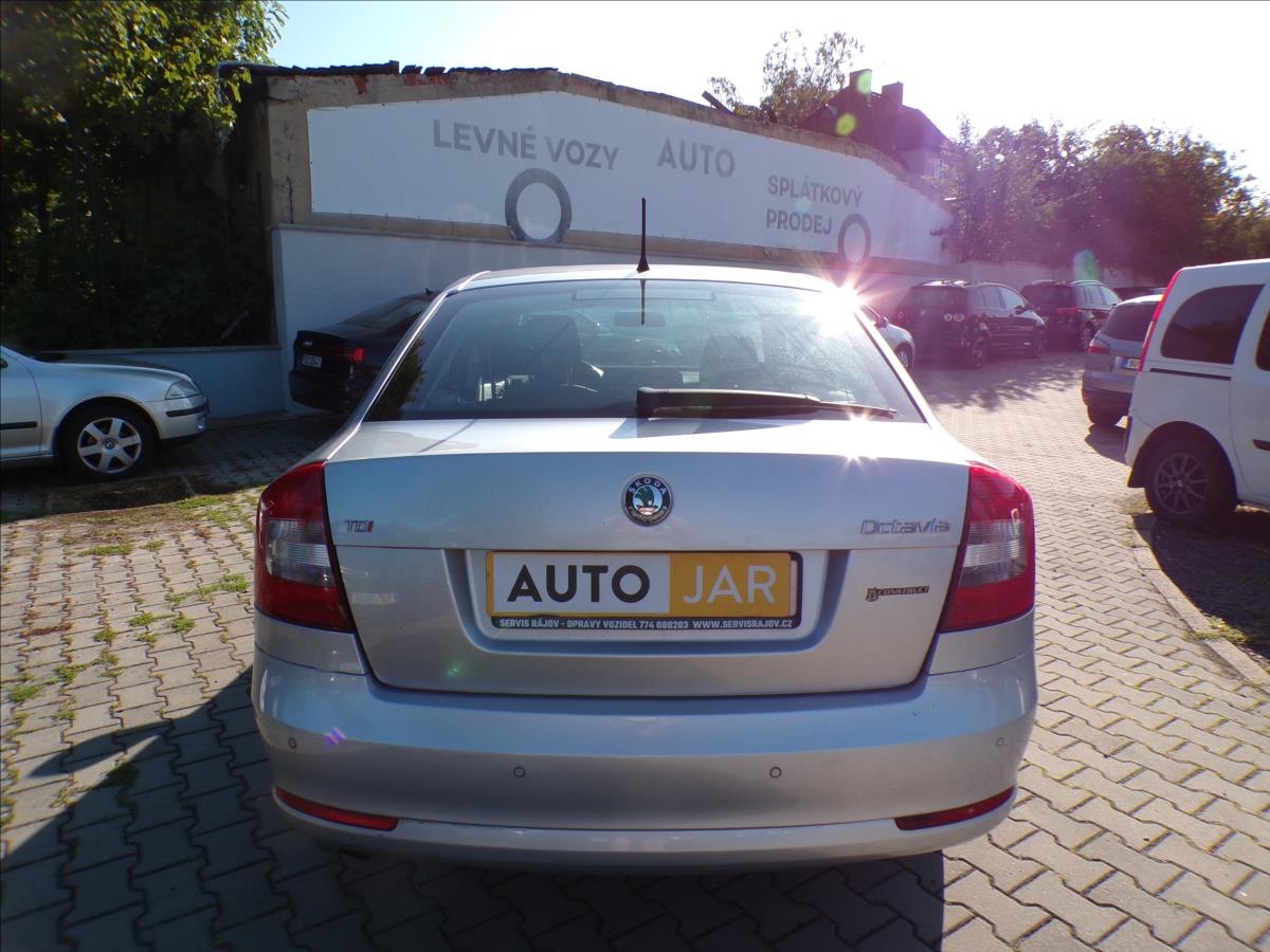 skoda-octavia-2-0-tdi-103kw-dsg - 5