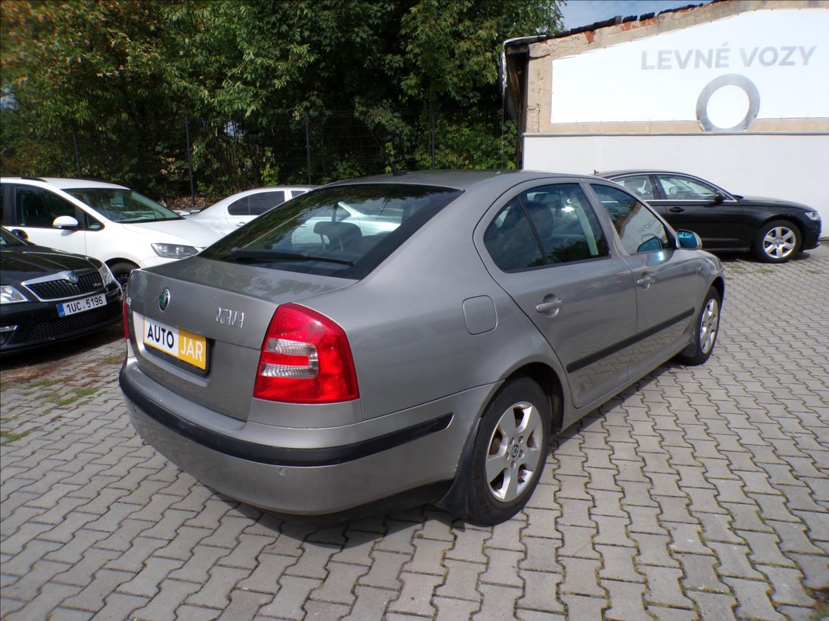 skoda-octavia-2-0-tdi-103kw-dsg-navi-xenony - 4