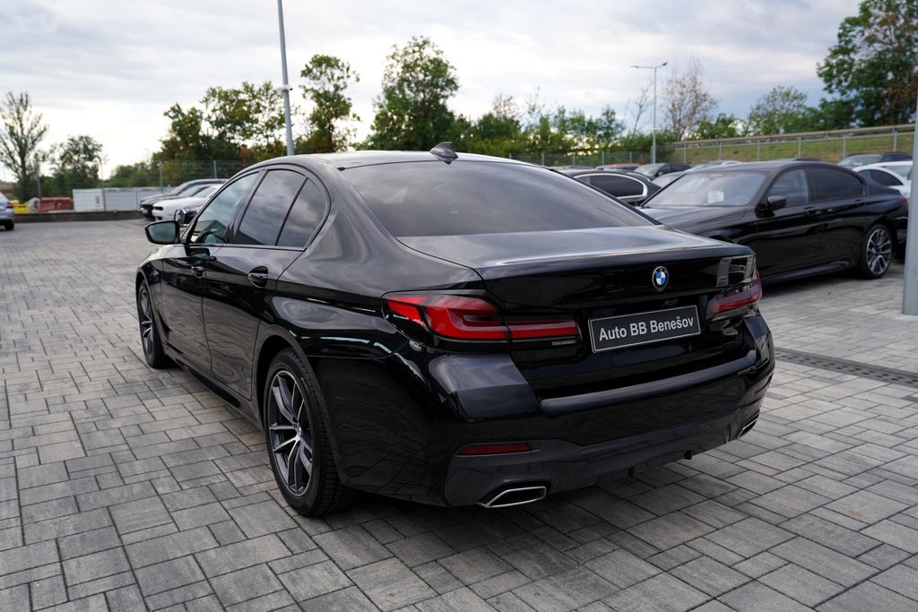 bmw-rada-5-540i-xdrive-lasery-hud-335ps - 3