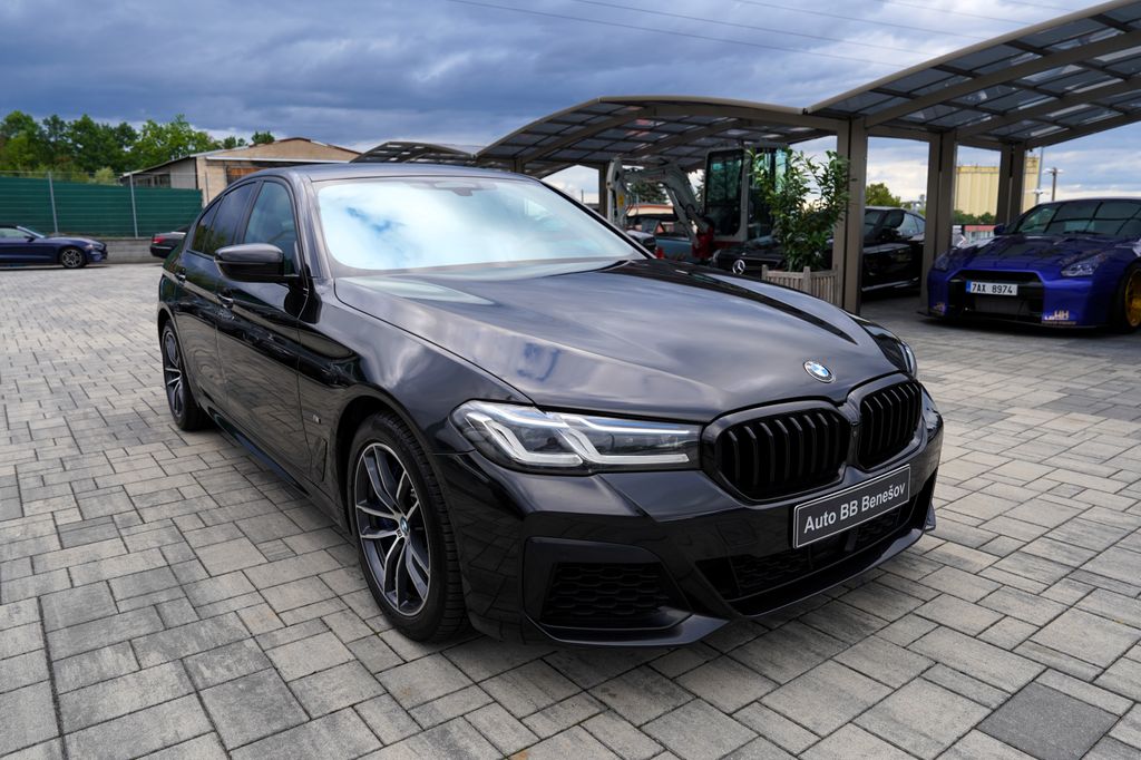 bmw-rada-5-540i-xdrive-lasery-hud-335ps - 7