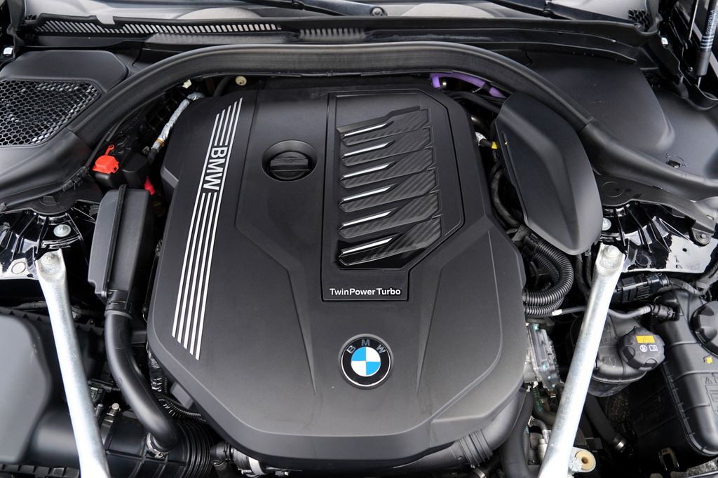 bmw-rada-5-540i-xdrive-lasery-hud-335ps - 9