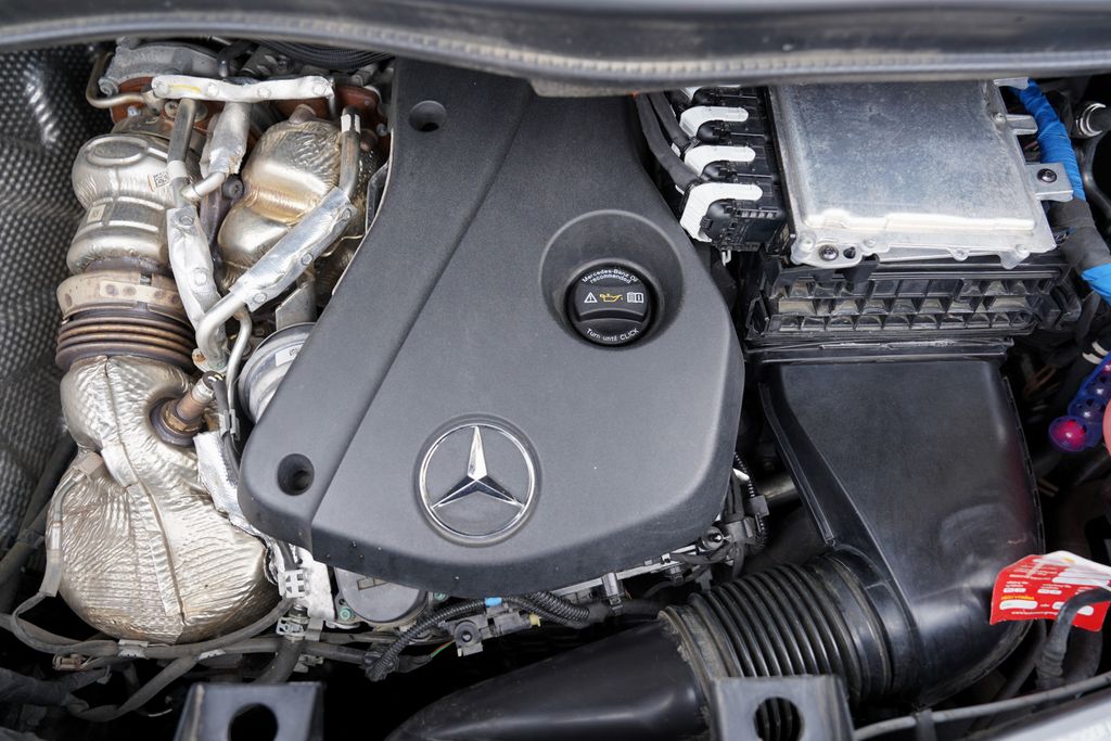 mercedes-benz-tridy-v-v300dl-amg-burm-cr-240-ps-6mist - 9
