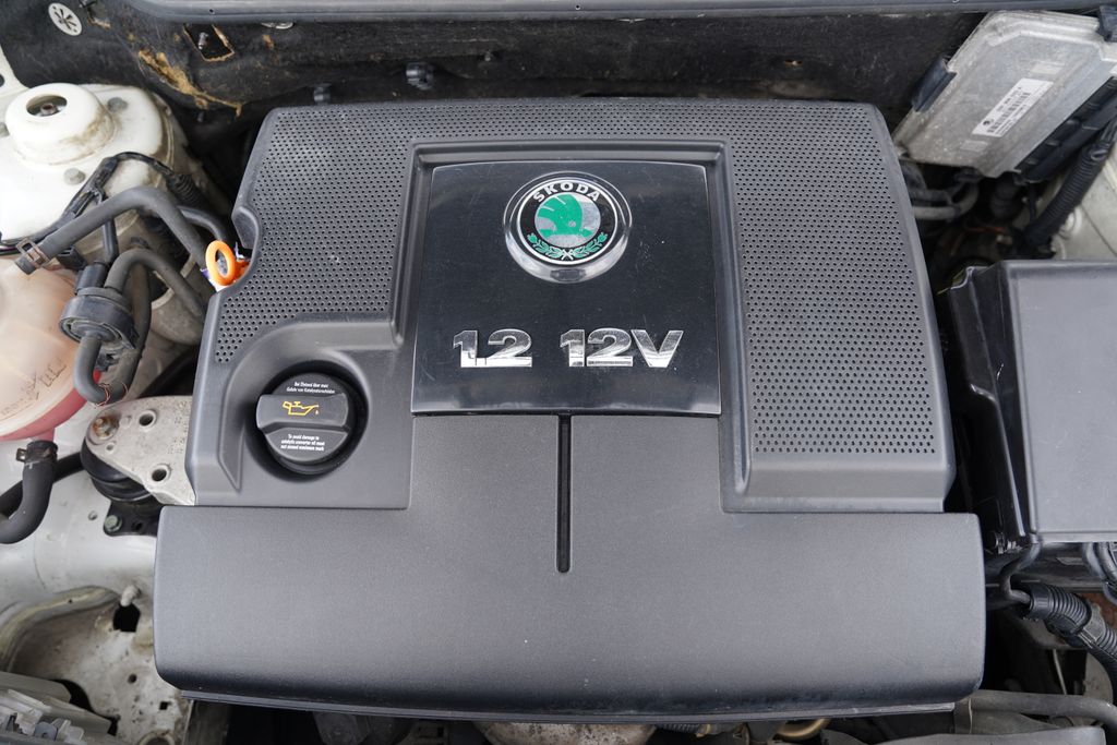 skoda-fabia-skoda-fabia-1-2i-12v-cr-1-maj - 9
