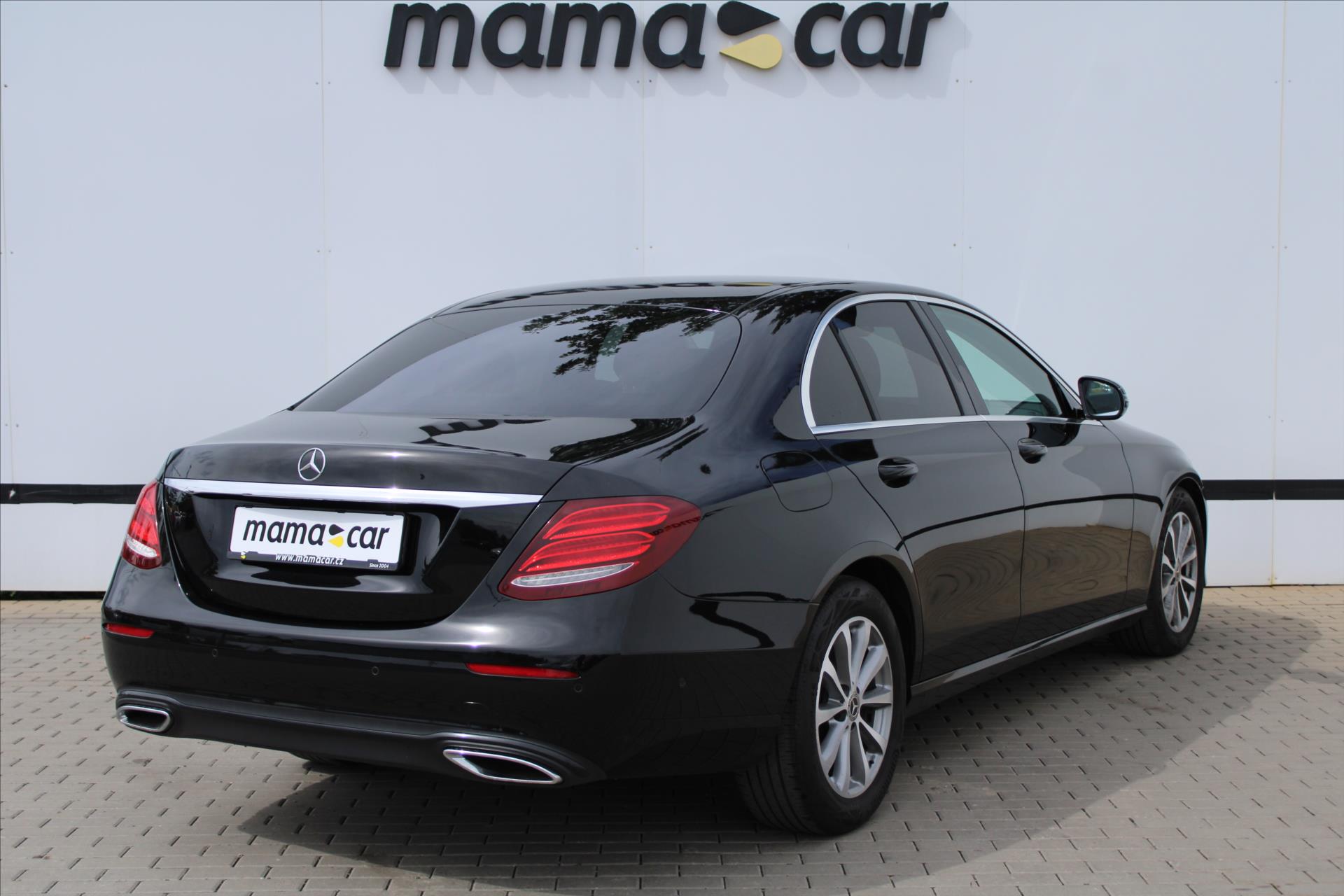 mercedes-benz-tridy-e-200d-avantgarde-servis-kniha - 1