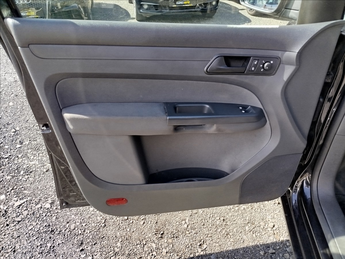 volkswagen-caddy-1-6-tdi-75kw-klima-2x-dvere - 9