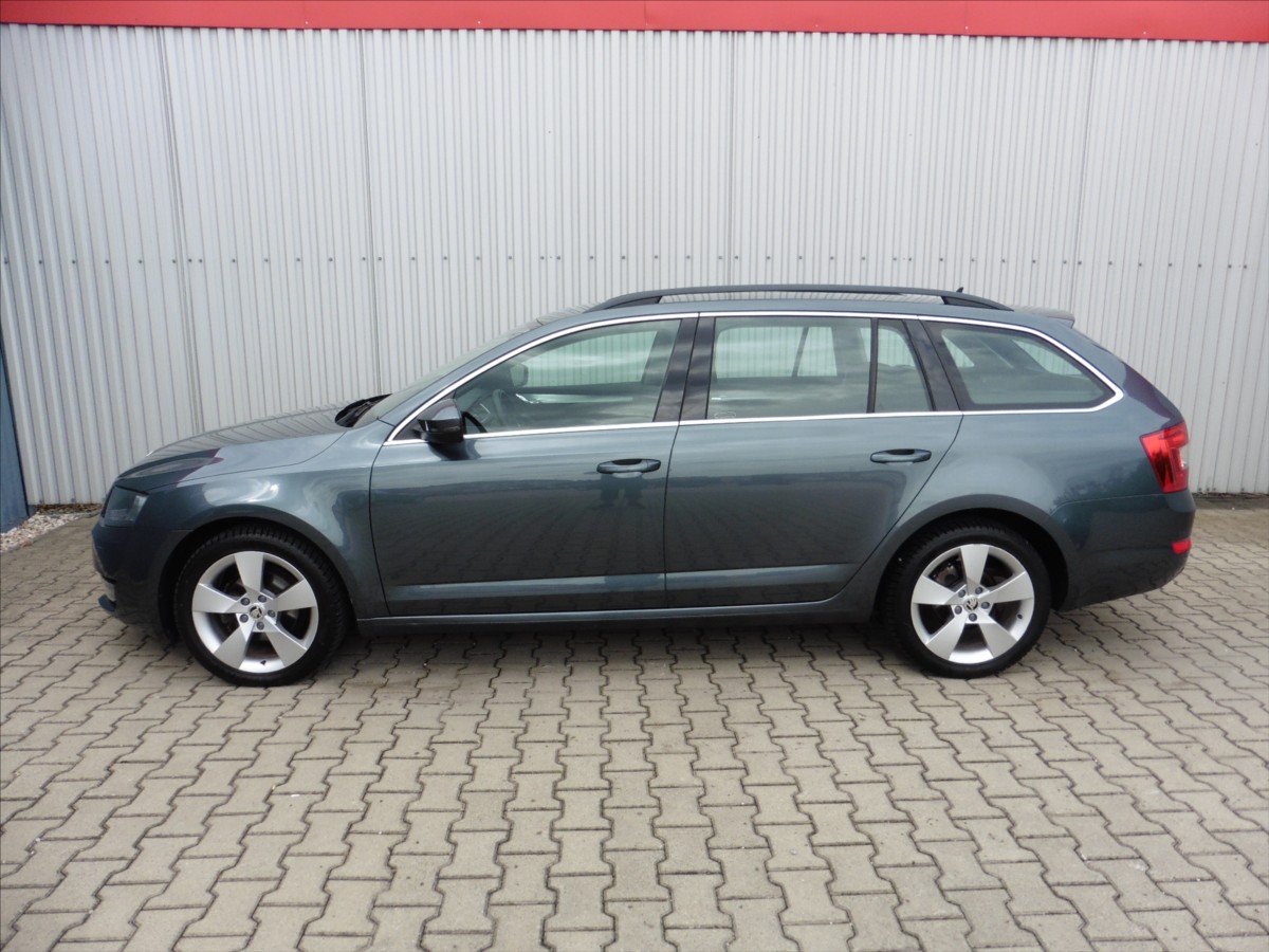 skoda-octavia-1-6-tdi-iii-combi-style - 3