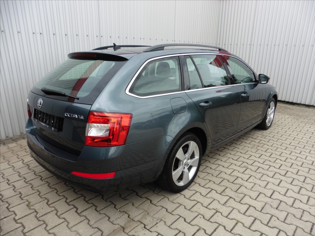 skoda-octavia-1-6-tdi-iii-combi-style - 5
