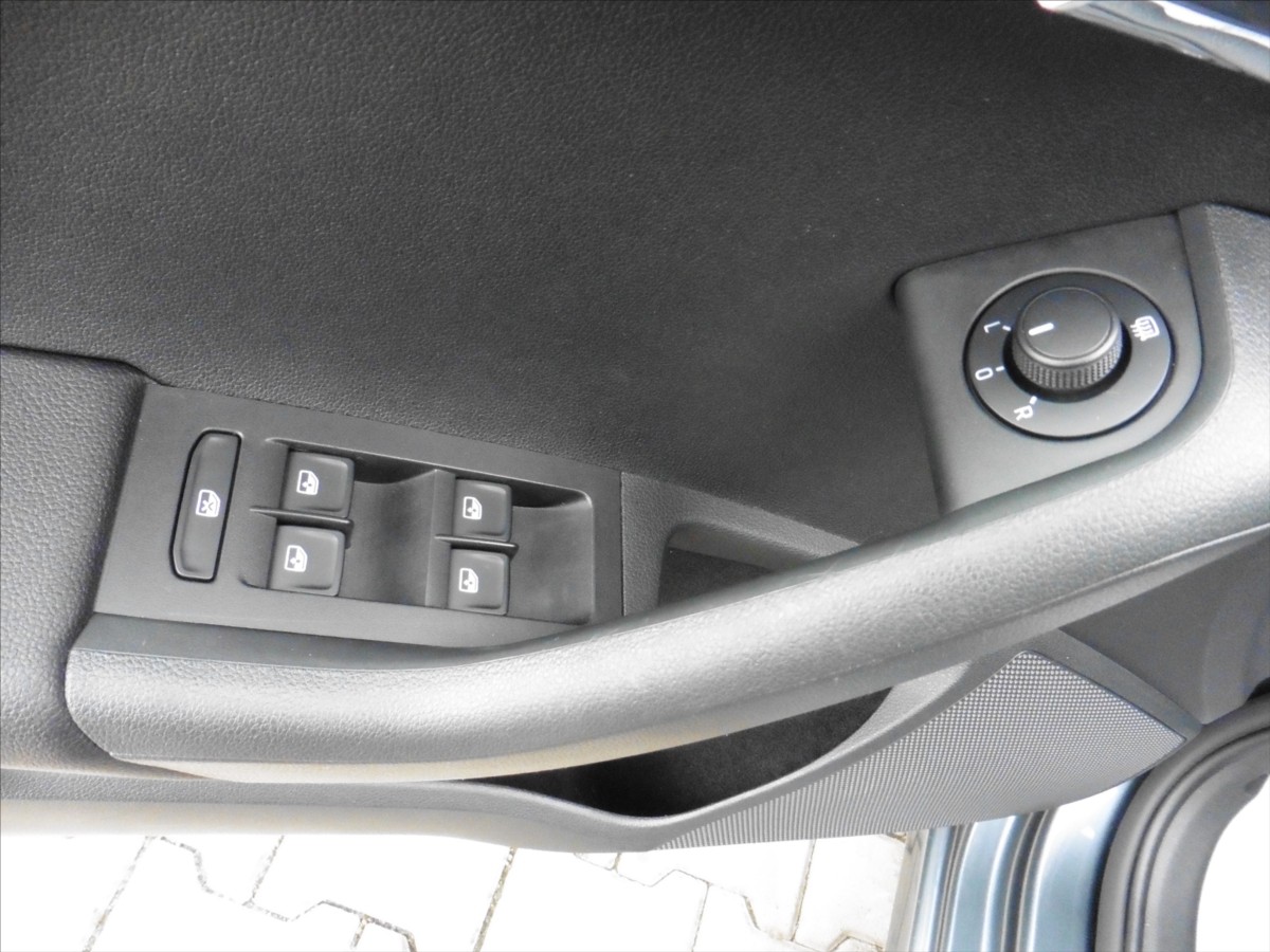 skoda-octavia-1-6-tdi-iii-combi-style - 8